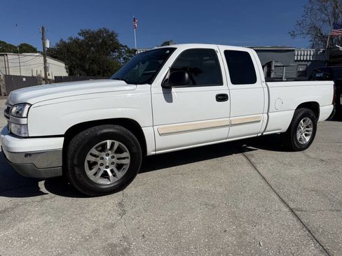 Used 2006 Chevrolet Silverado 1500 LT w/ Onstar Plus Package RWD image 4