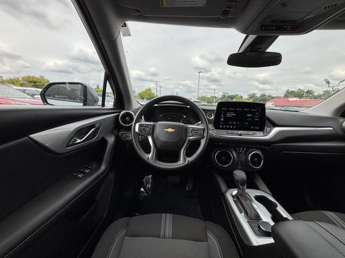 Used 2025 Chevrolet Blazer LT FWD image 34