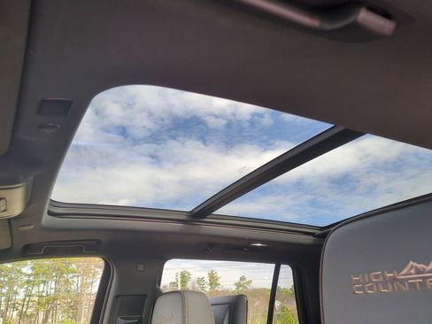 Used 2023 Chevrolet Tahoe High Country image 25