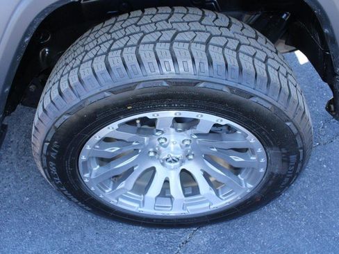 Used 2020 Jeep Wrangler Sport AWD/4WD image 8