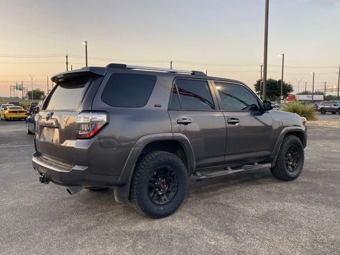 Used 2023 Toyota 4Runner SR5 Premium w/ Moonroof Package RWD image 5
