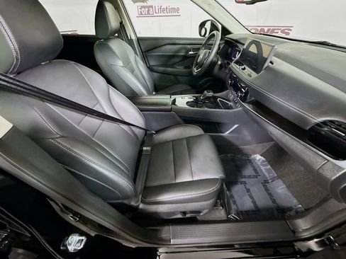 Certified 2024 Nissan Rogue SL FWD image 31