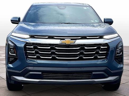 Used 2025 Chevrolet Equinox LT image 3