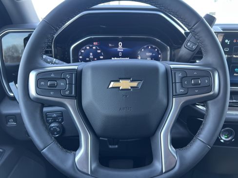 Used 2024 Chevrolet Silverado 1500 LT image 21