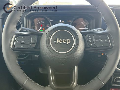 Certified 2025 Jeep Wrangler Unlimited Rubicon 4xe w/ Convenience Group AWD/4WD image 24