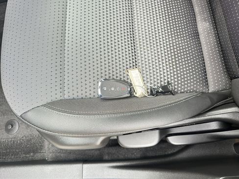 Used 2025 Chevrolet Trax LT image 22