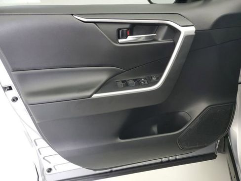 Used 2022 Toyota RAV4 XLE w/ Convenience Package image 22