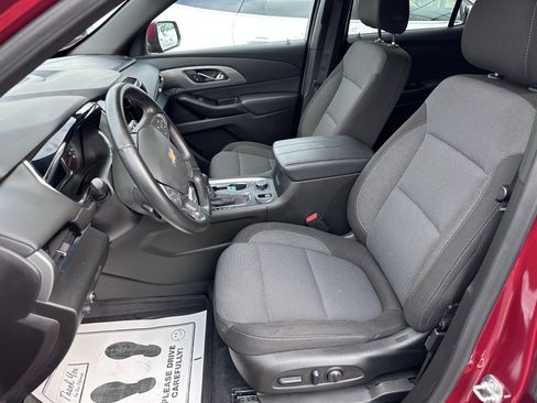 Used 2023 Chevrolet Traverse LT image 9