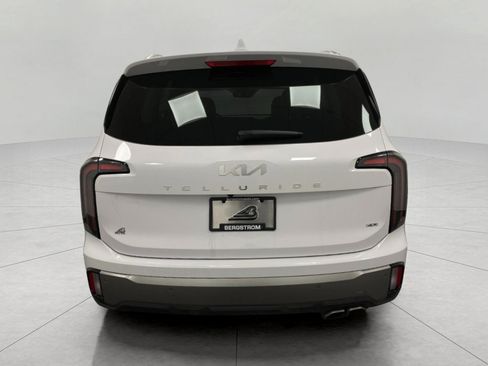 Used 2025 Kia Telluride EX w/ EX Captain's Chair Package AWD/4WD image 5