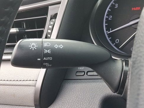 Used 2021 Toyota Camry SE w/ Cold Weather Package image 28