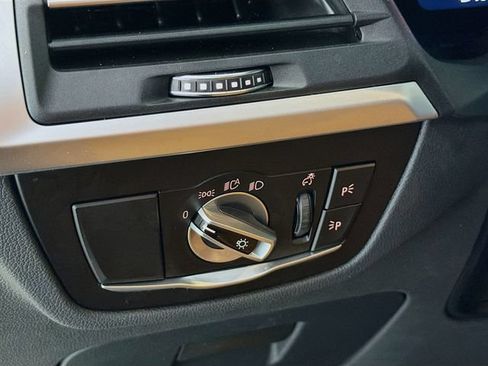 Used 2022 BMW X3 sDrive30i w/ Premium Package 2 (ZPA) RWD image 10