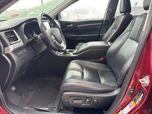 Used 2019 Toyota Highlander SE image 9