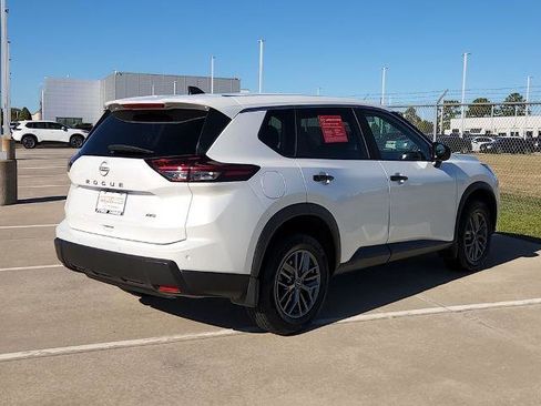 Certified 2024 Nissan Rogue S image 5