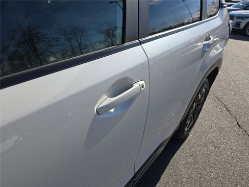 Used 2025 Subaru Forester Premium w/ Convenience Package #1 image 13