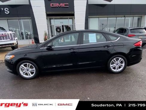 Used 2018 Ford Fusion SE w/ Fusion SE Technology Package image 6