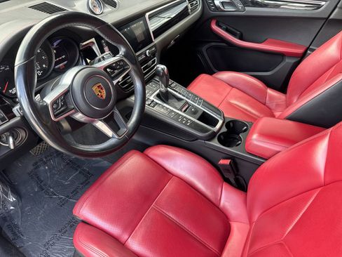 Used 2021 Porsche Macan image 9