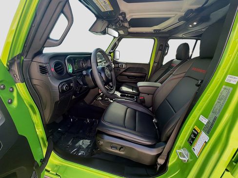 Used 2026 Jeep Wrangler Unlimited Rubicon AWD/4WD image 19