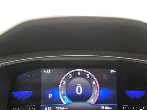 Used 2022 Volkswagen Tiguan SE w/ Panoramic Sunroof Package FWD image 17