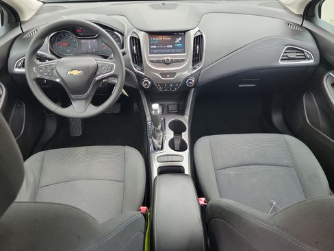 Used 2018 Chevrolet Cruze LT FWD image 14