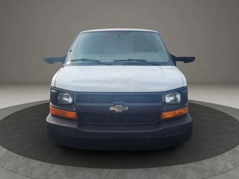 Used 2016 Chevrolet Express 4500 image 6