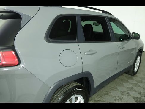 Used 2022 Jeep Cherokee Latitude Lux AWD/4WD image 19