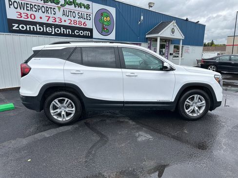 Used 2022 GMC Terrain SLE w/ Driver Convenience Package FWD image 8