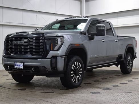 Used 2024 GMC Sierra 3500 Denali Ultimate image 3