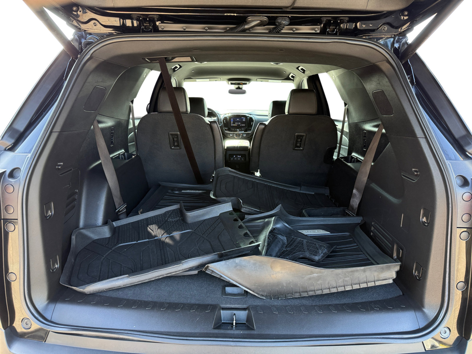 Used 2023 Chevrolet Traverse LT FWD image 17