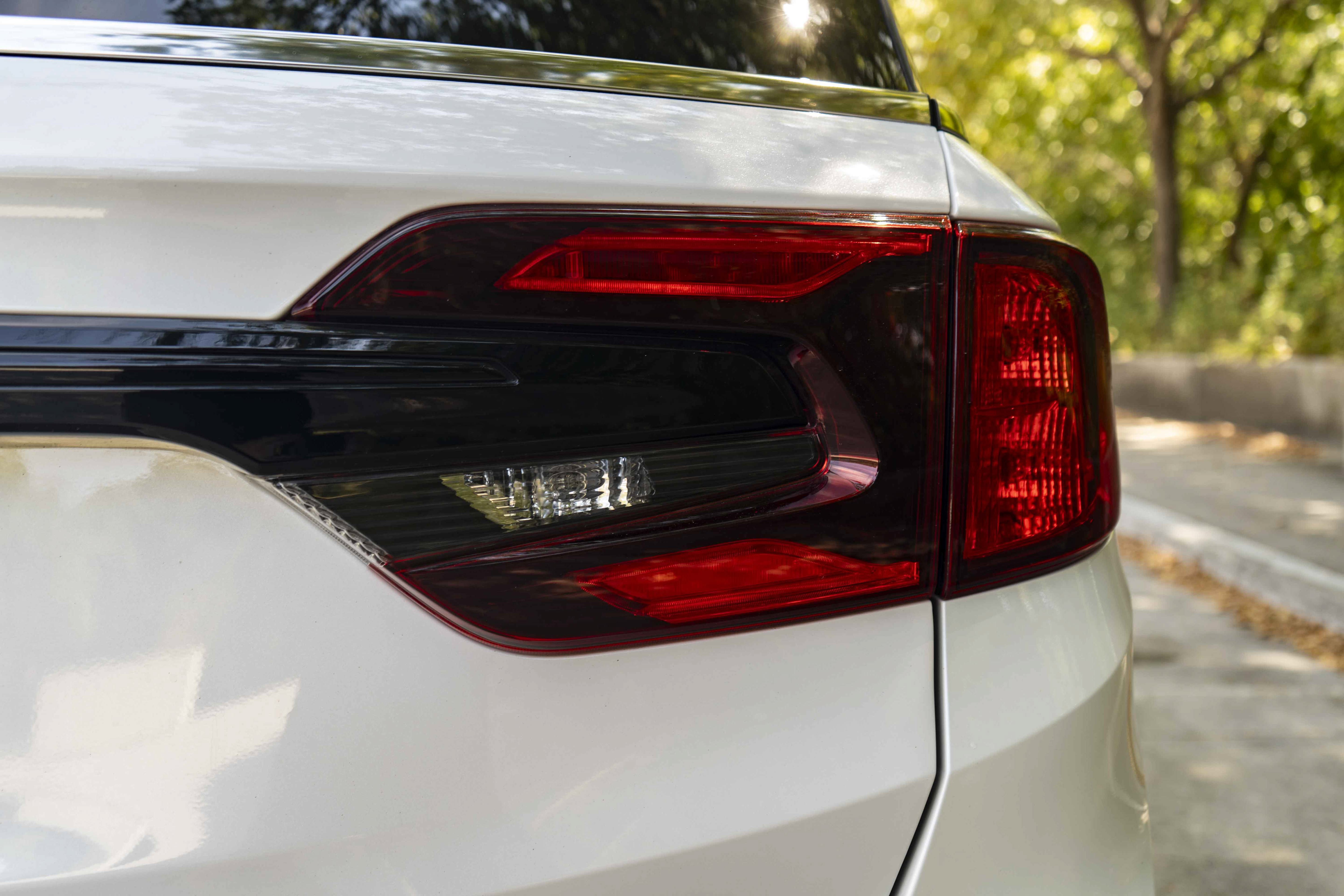 Certified 2025 Honda Odyssey Touring image 13