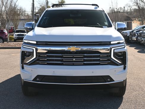 New 2026 Chevrolet Suburban Premier w/ Sun And Tow Package AWD/4WD image 3
