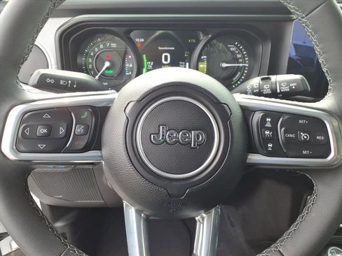 Certified 2025 Jeep Wrangler Unlimited Sahara image 5