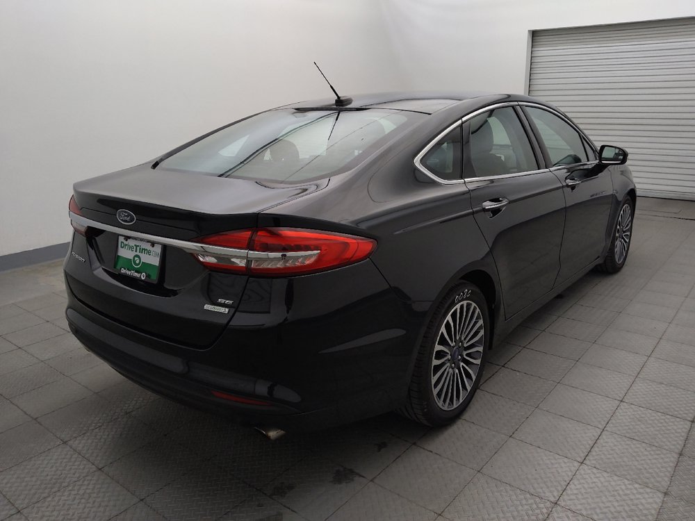 Used 2018 Ford Fusion SE w/ Fusion SE Technology Package FWD image 9