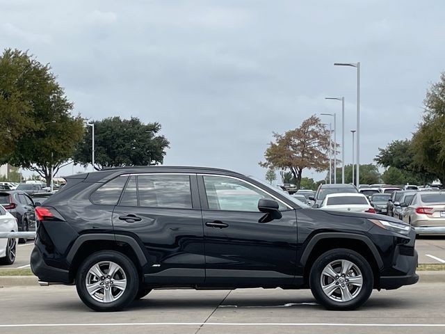 Used 2025 Toyota RAV4 LE AWD/4WD image 3