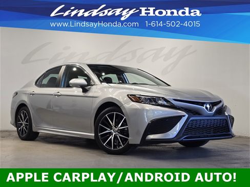Used 2022 Toyota Camry SE image 1