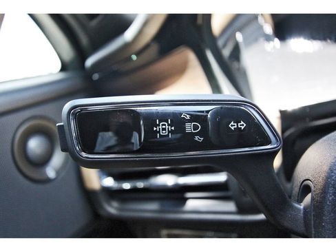 Used 2022 Lincoln Corsair Reserve w/ Luxury Package FWD image 17