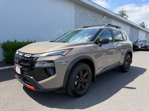 Used 2025 Nissan Rogue SV AWD/4WD image 1