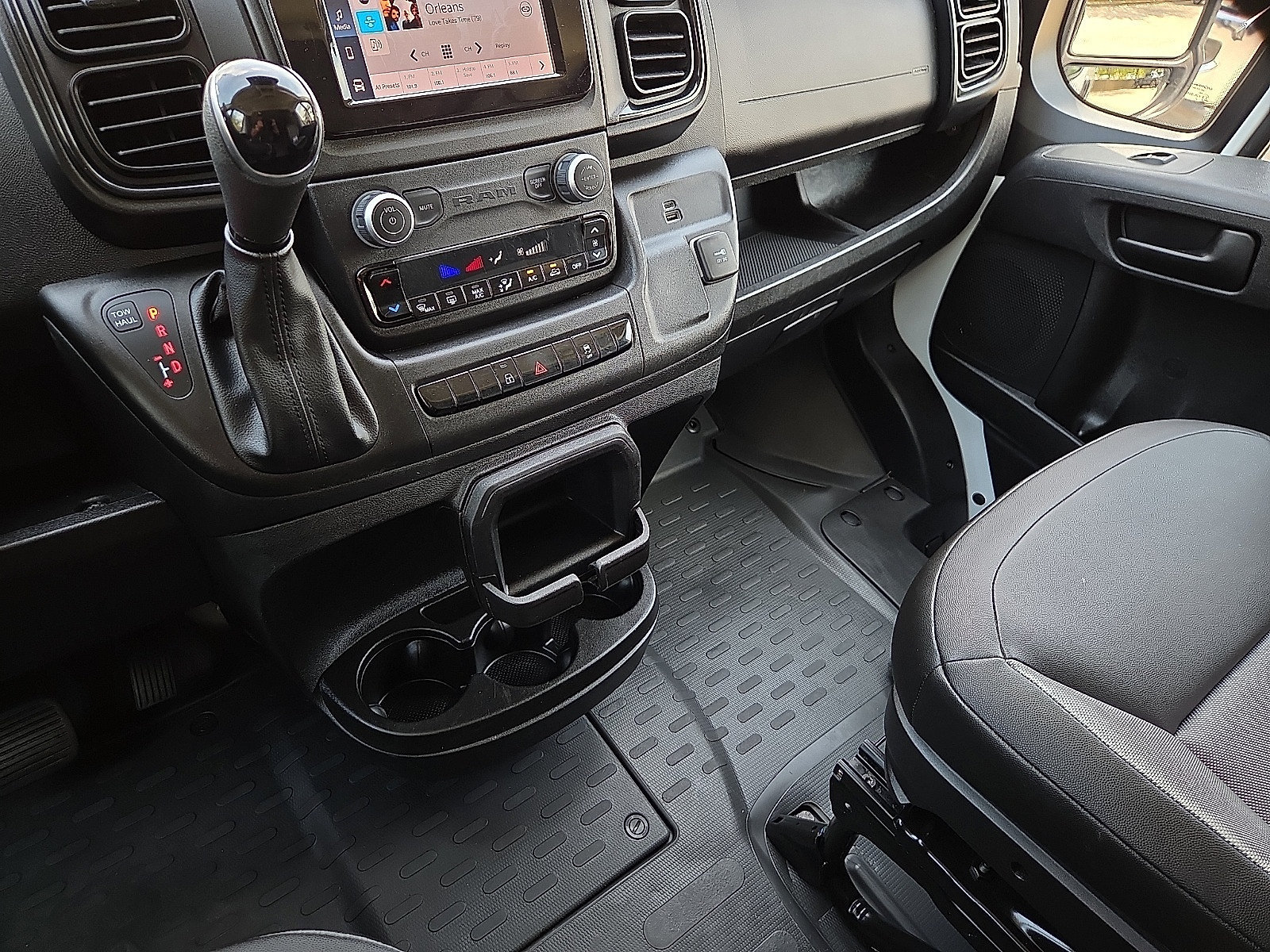 Used 2025 RAM ProMaster 2500 w/ Convenience Group FWD image 25