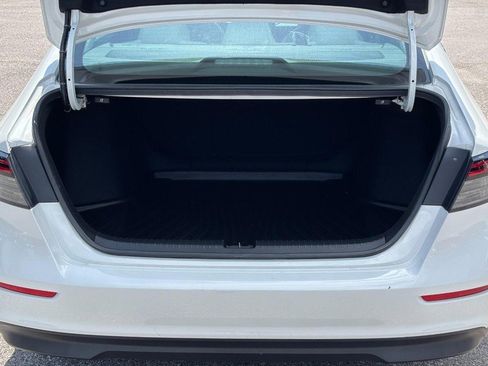 Used 2023 Honda Accord EX image 9