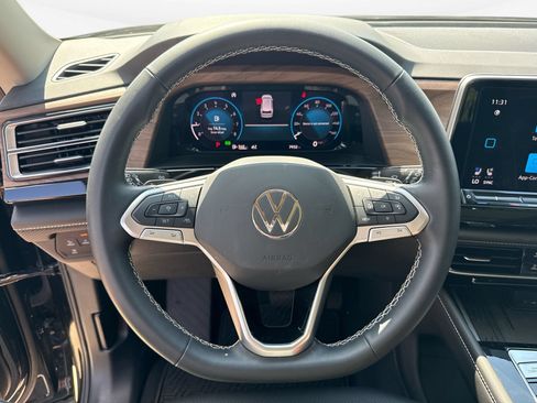 Used 2026 Volkswagen Atlas SE FWD image 12