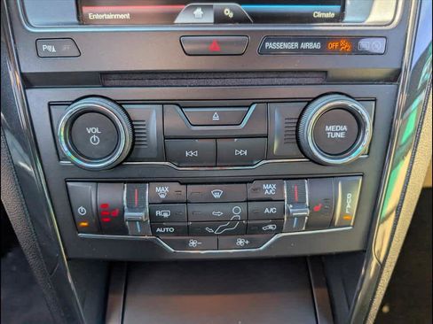 Used 2016 Ford Explorer XLT w/ Equipment Group 202A image 10