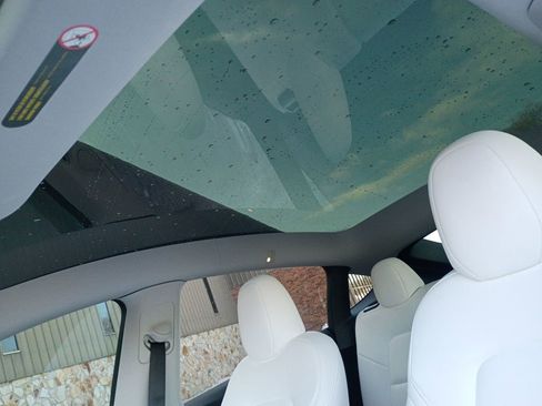 Used 2023 Tesla Model Y Long Range image 19