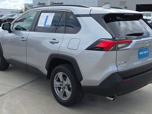 Used 2025 Toyota RAV4 XLE AWD/4WD image 3