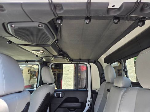 Used 2022 Jeep Gladiator Mojave w/ LED Lighting Group AWD/4WD image 18
