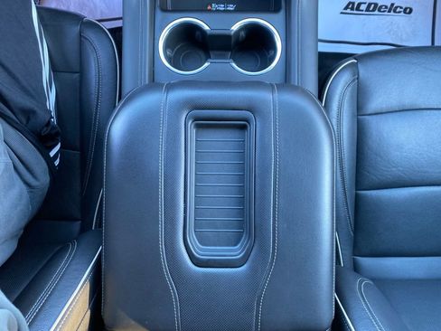 Used 2021 Chevrolet Tahoe Premier w/ Premium Package image 23