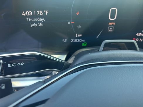 Used 2024 Cadillac Lyriq Luxury RWD image 15