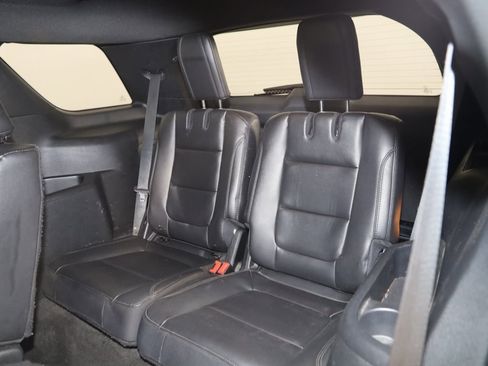 Used 2018 Ford Explorer XLT w/ Equipment Group 202A image 47