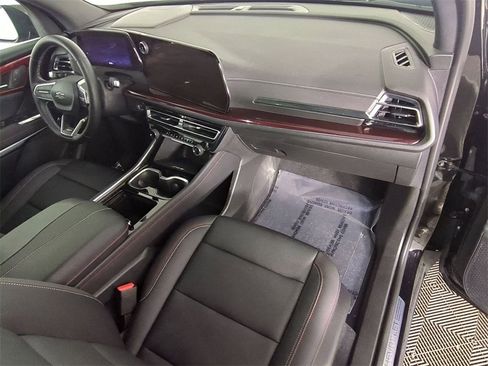 Certified 2025 Chevrolet Traverse Z71 w/ Driver Confidence Package image 29