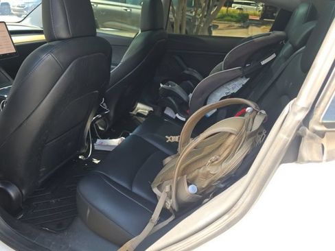 Used 2023 Tesla Model 3 Standard Range RWD image 7