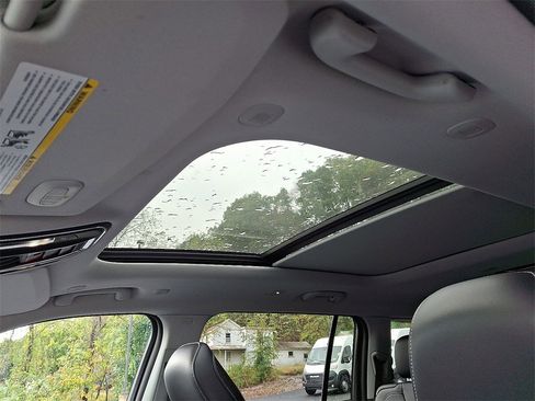 Used 2023 Jeep Grand Cherokee L Limited image 18