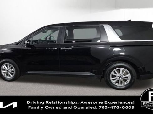 Used 2023 Kia Carnival LX image 6